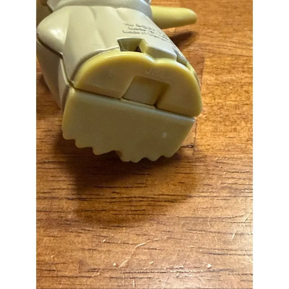 McDonald's Star Wars Yoda Happy Meal toy keychain (7391)